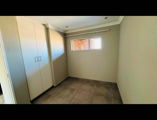 2 BEDROOM TOWNHOUSE FOR SALE IN GERMISTON CENTRAL